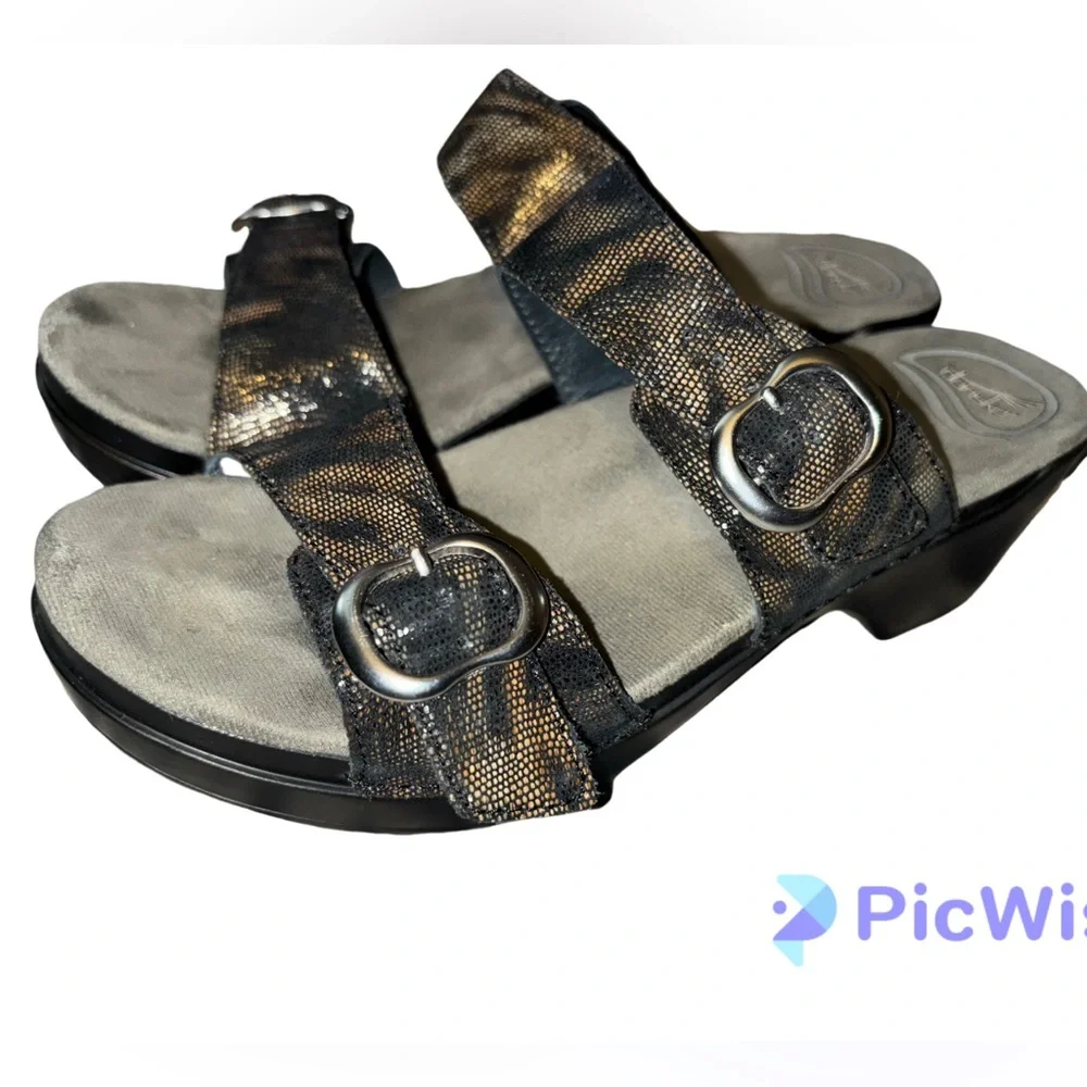 Dansko Sophie Sandals Womens 38/ US 7.5-8 metallic bronze animal print